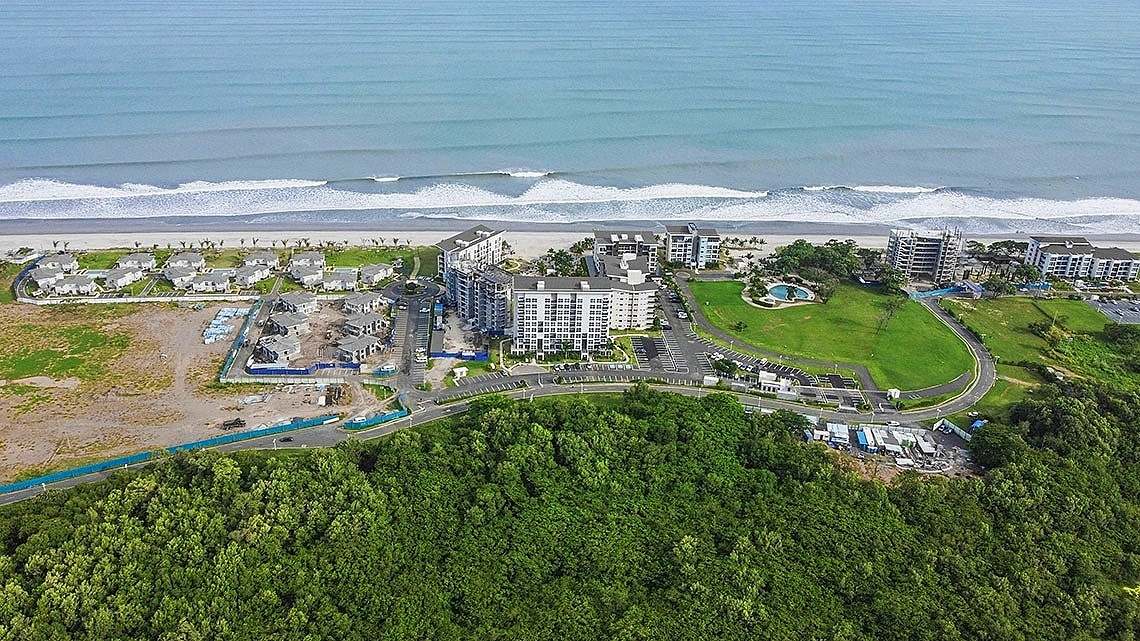 Invertir en Panamá: el lujo de Playa Caracol para inversores de Medellín