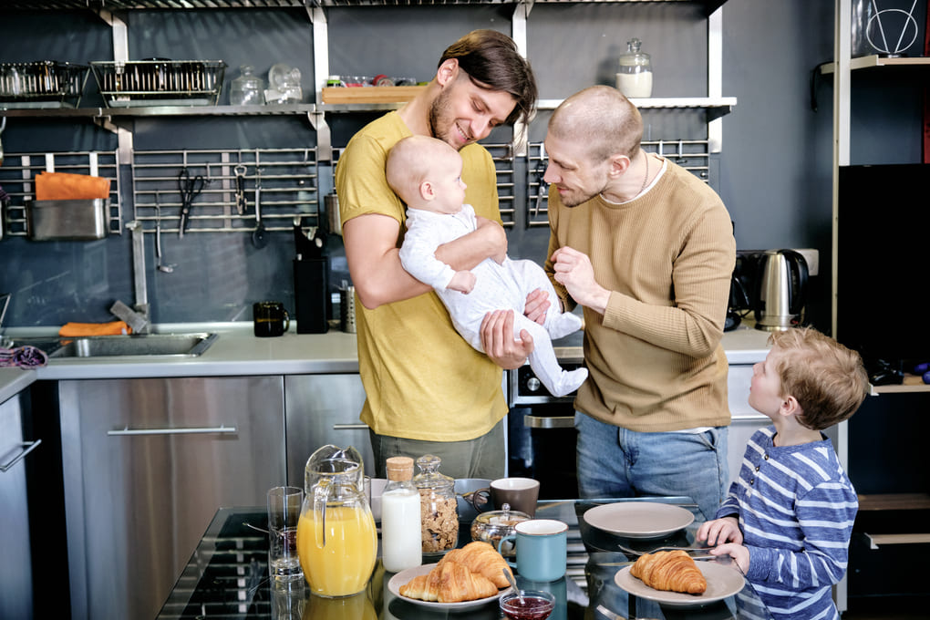 Todo sobre la subrogación asistida: recursos para parejas del mismo sexo de El Paso (Texas)